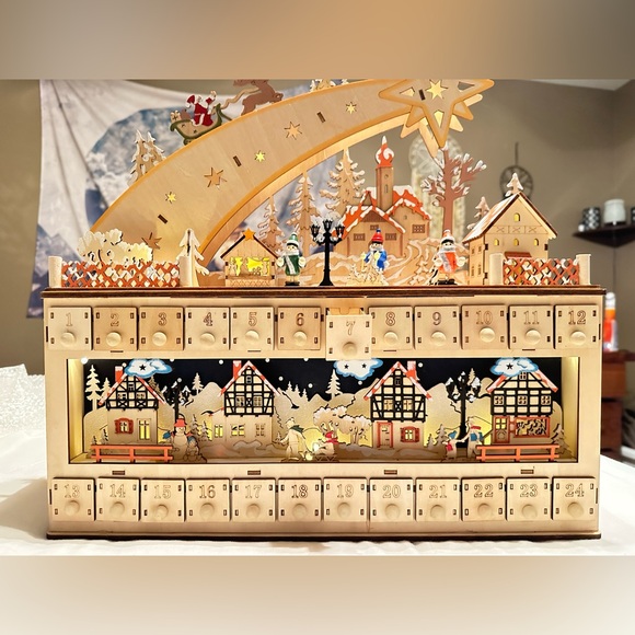 BCP Christmas Advent Calendar with battery operated LED lights. - Picture 2 of 4
